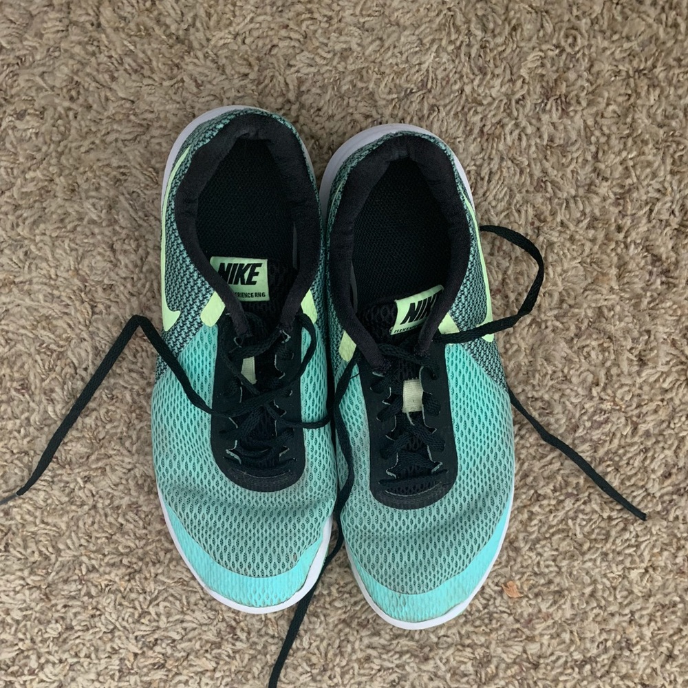 Mint Green Nike Running Shoes sz. 8